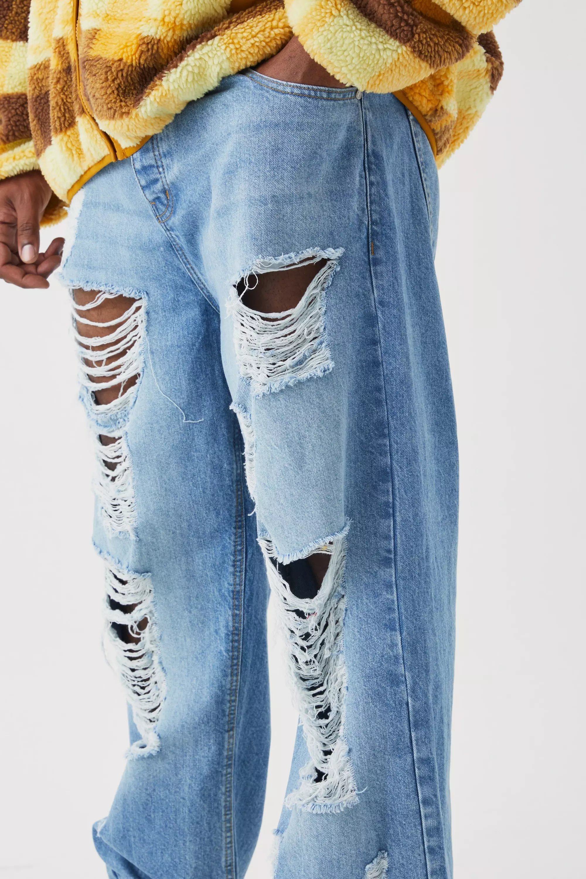 Fendi shop distressed jeans